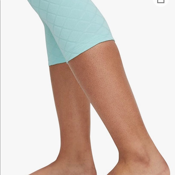 NWT Nike Luxe Yoga High-Waisted Jacquard Legging Capris in Teal Tint / Size 1X - Picture 2 of 6
